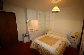 Couette-café Lynolan House